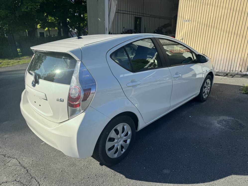 Automobiles Denis Jacques : TOYOTA PRIUS C BAS KILOMÊTRE