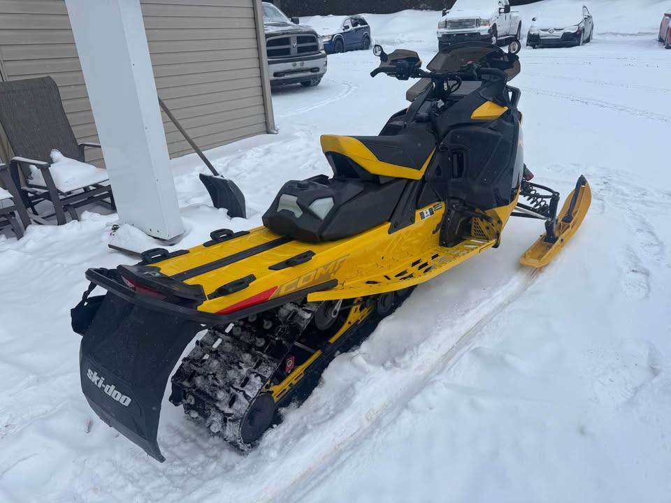 Automobiles Denis Jacques : Ski Doo MXZ XRS 2025