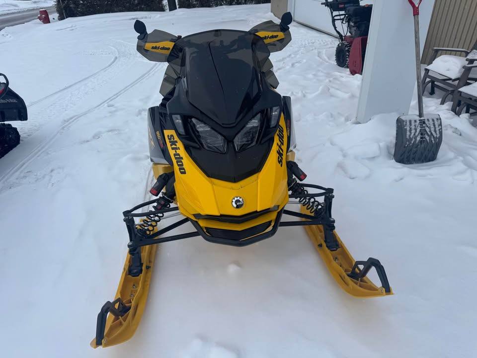 Automobiles Denis Jacques : Ski Doo MXZ XRS 2025