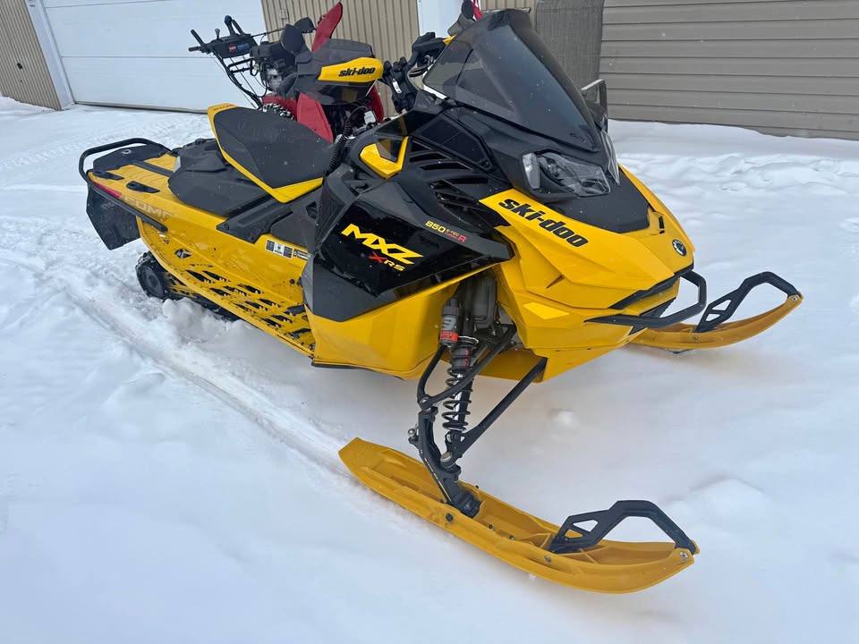 Automobiles Denis Jacques : Ski Doo MXZ XRS 2025