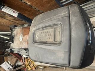 Garage PE Jacques St-Georges : Console d'un Cadillac Escalade